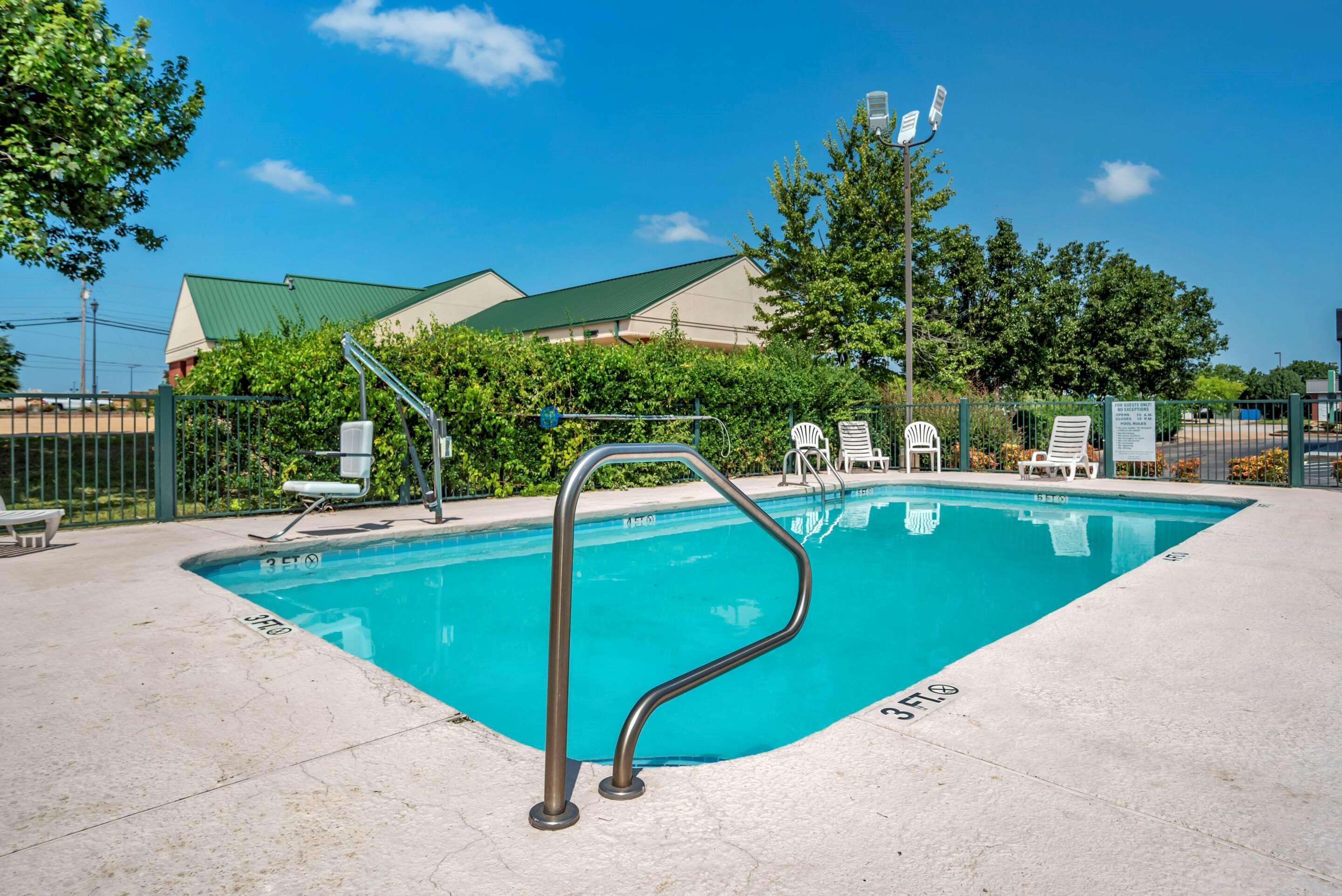 Econo Lodge Tupelo Kültér fotó