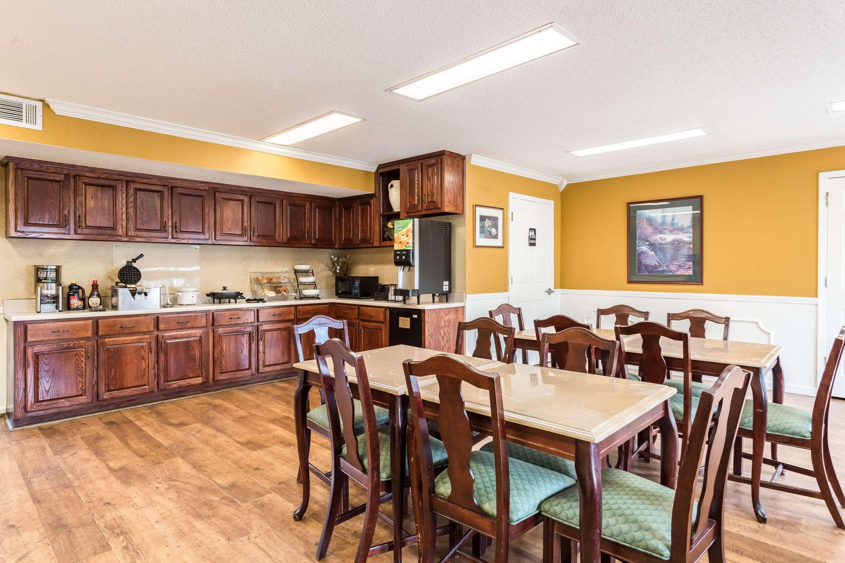 Econo Lodge Tupelo Kültér fotó