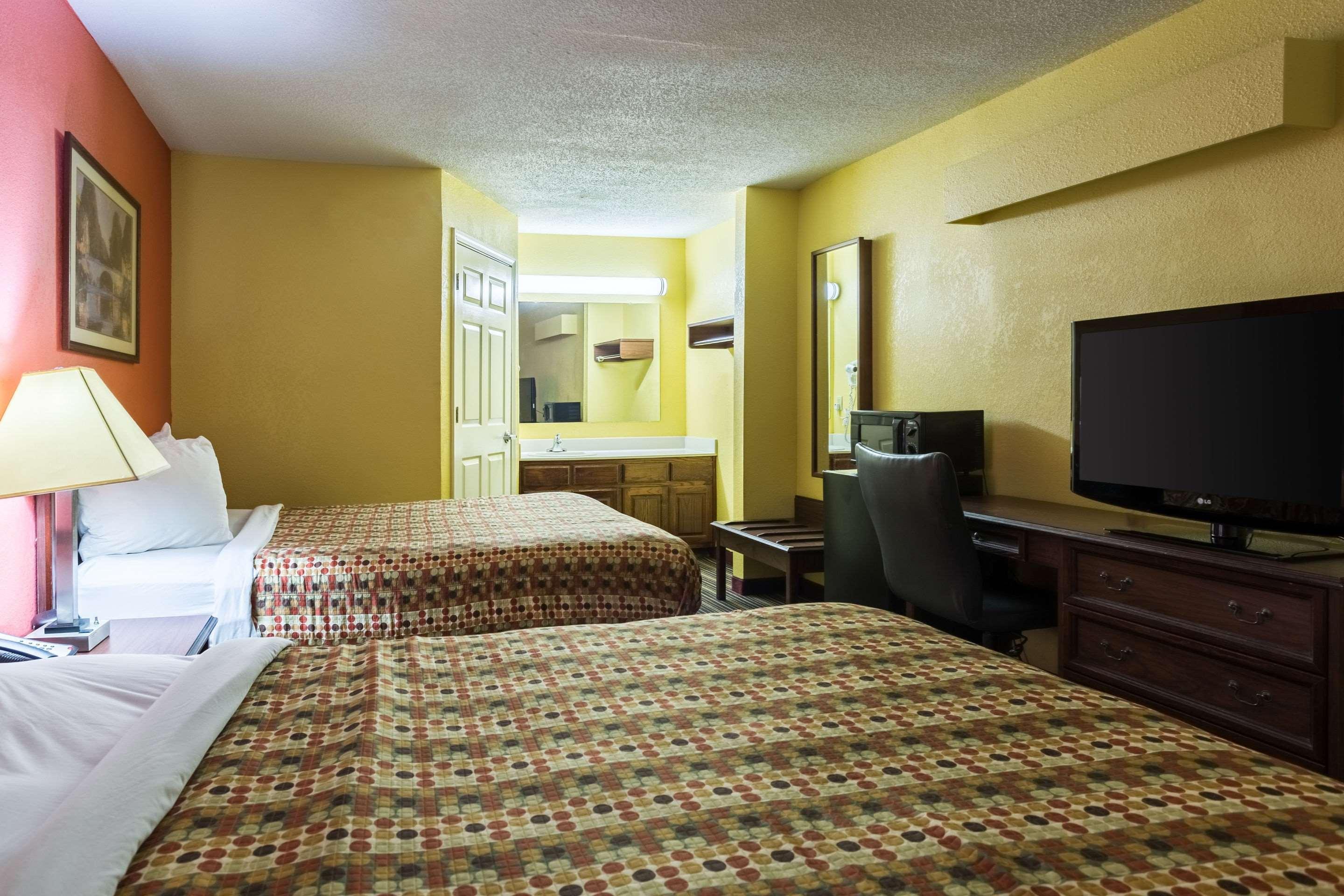 Econo Lodge Tupelo Kültér fotó